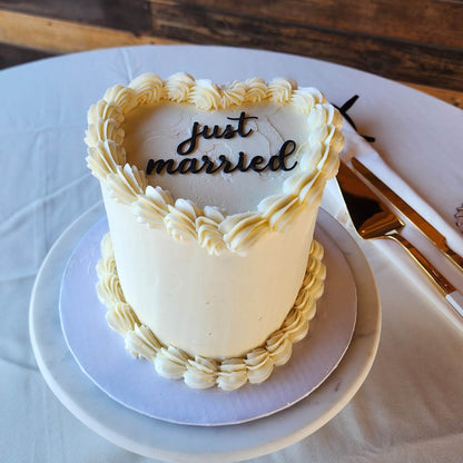 vintage heart shaped wedding cake bakery in Phoenix.