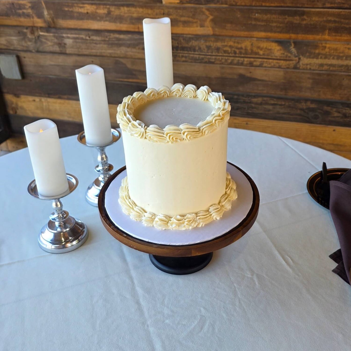 vintage round cake in Phoenix.