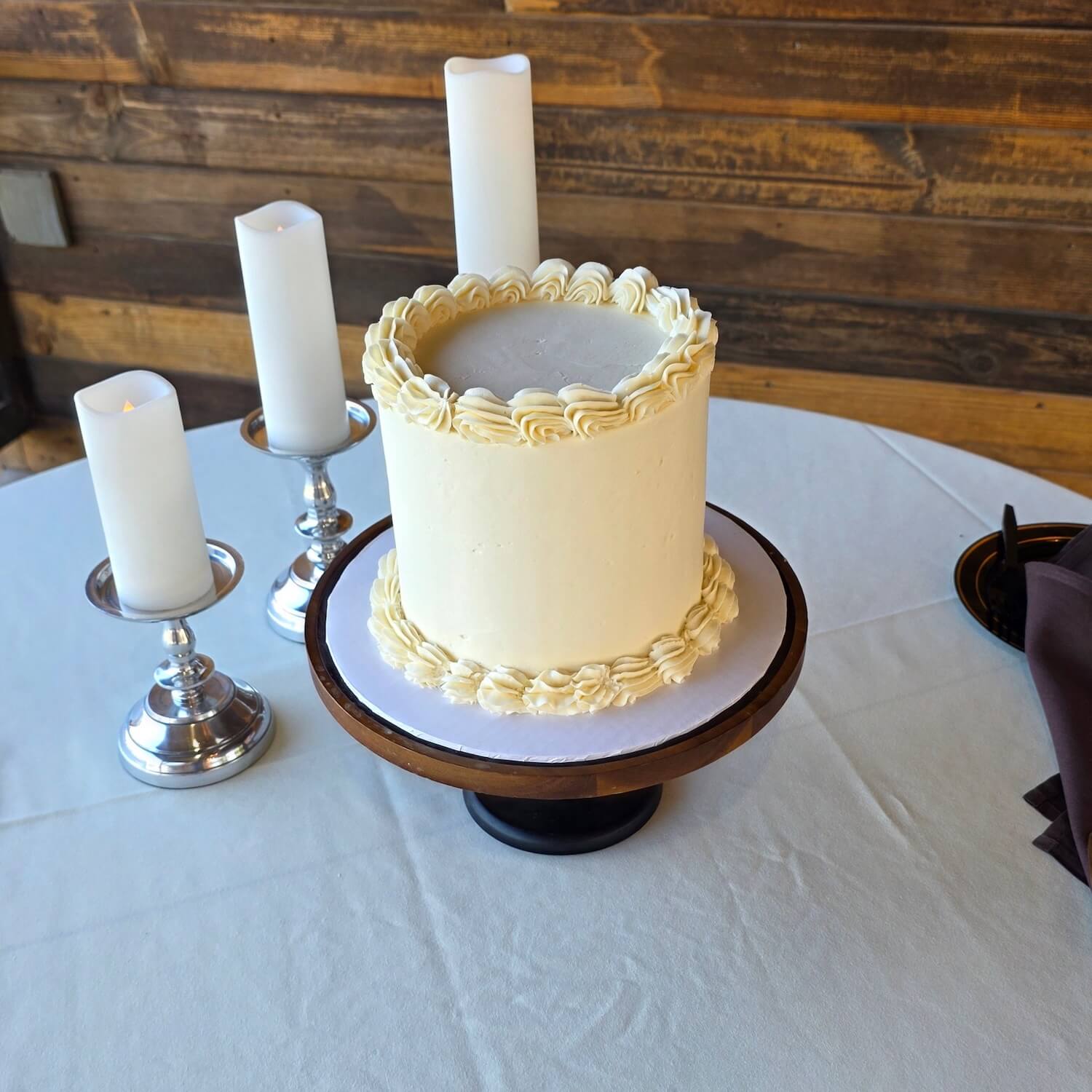 vintage round cake in Phoenix.